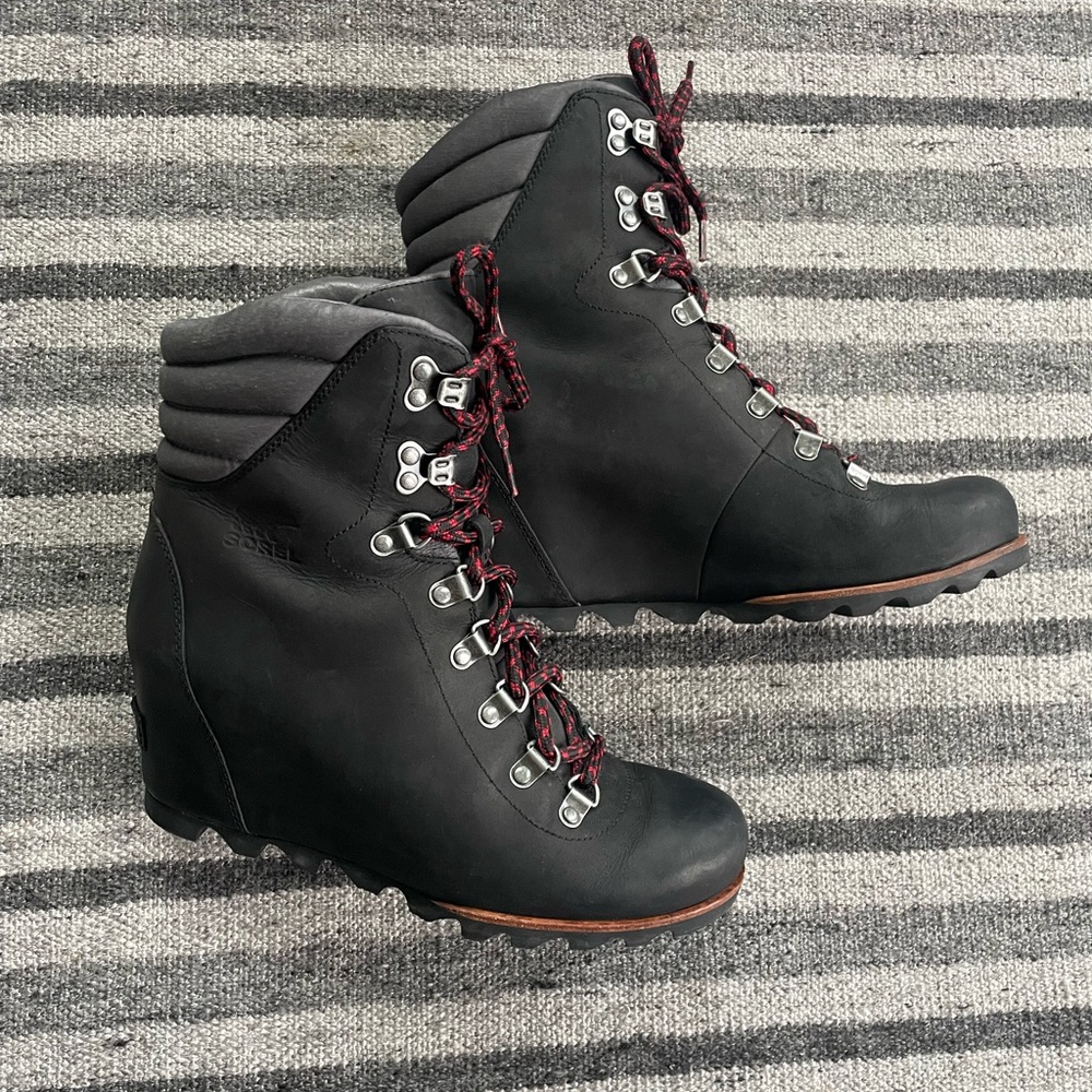 Sorel Conquest Wedge Boots